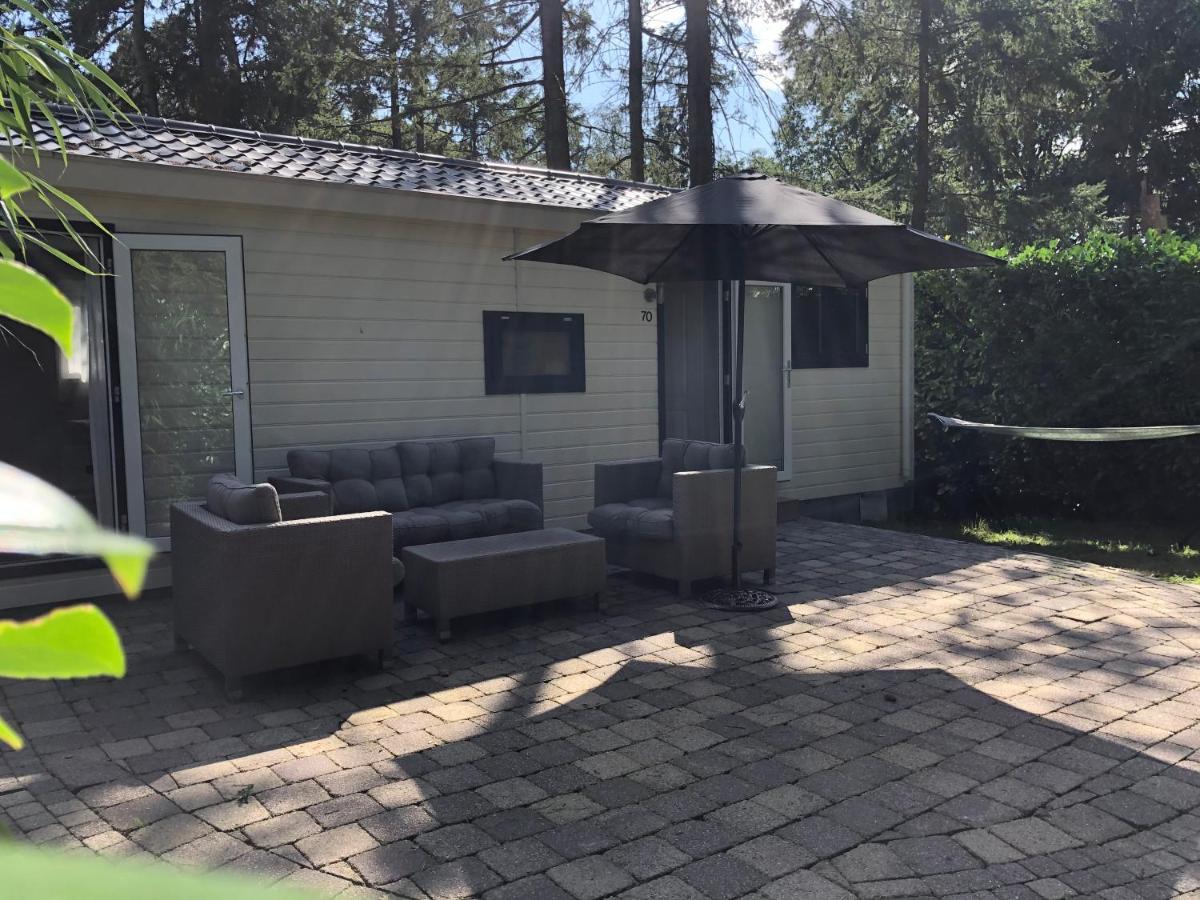 Вилла Vrijstaand Chalet In Bospark Hattemerbroek Экстерьер фото